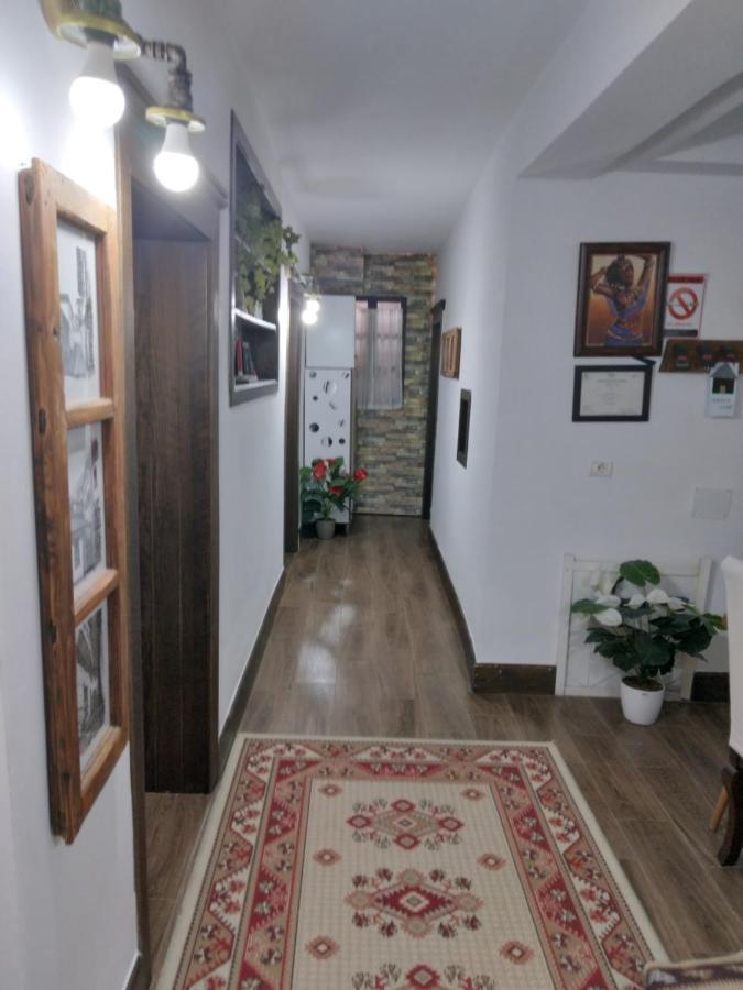 Hotel Omer Berat Exterior foto