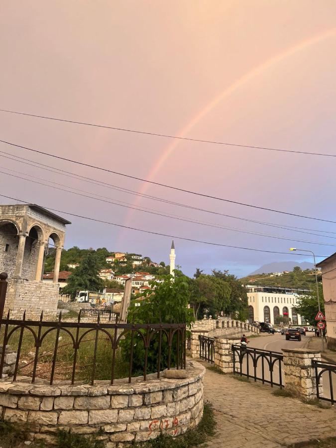 Hotel Omer Berat Exterior foto